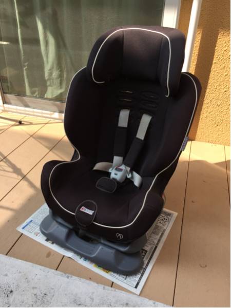 エールベベ スイングムーン 中古品 新生児対応チャイルドシート