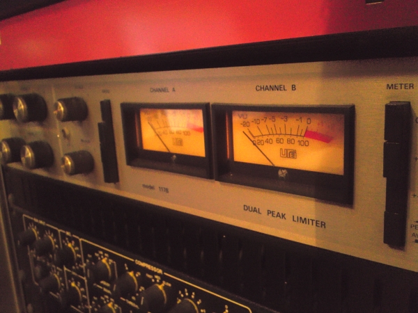 0 Urei Limiter ⁄ Stereo Peak - UREI デュアルピークリミッター 