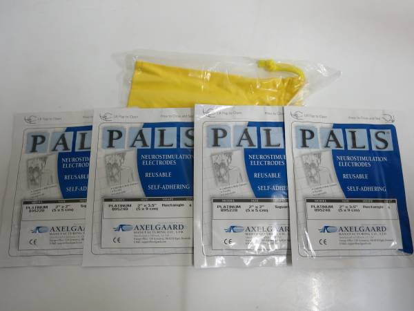 ジャンク品 伊藤超短波 TwinBeatEMS 新品粘着パッド4袋付 A-232