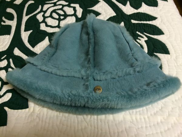 美品　UGG　アグ　ムートン　帽子　レディース