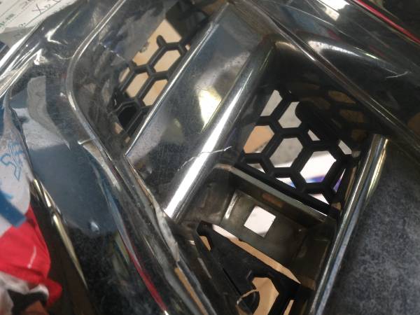 E26 キャラバン　メッキグリル　ジャンク品_2