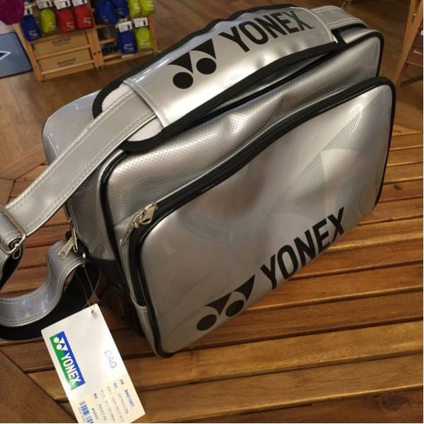 新品☆ヨネックスエナメルバッグ 送料無料(キズあり)