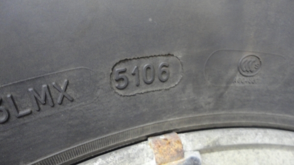 ◎ランクル100純正1680+60おまけXICE 275/70Rとりあえず用？