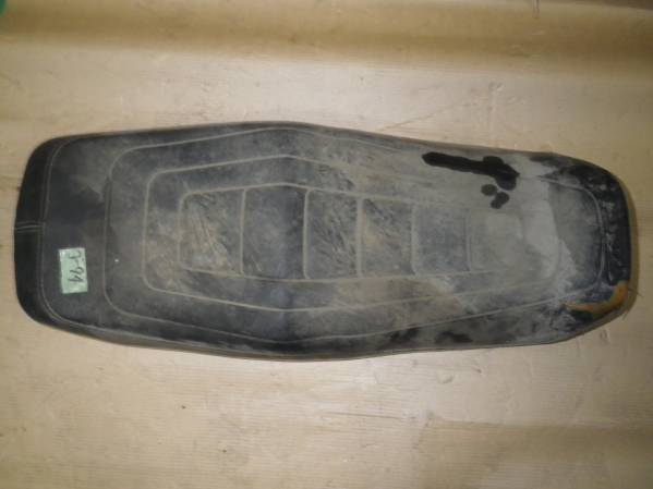 J94　CBX400F　シート