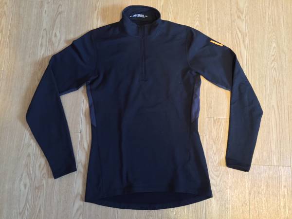 アークテリクス PHASE SV Zip　黒