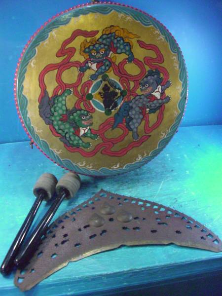 ド808 桶胴太鼓 和太鼓 吊るし 両面 太鼓鋲 特別製 バチ付 骨董