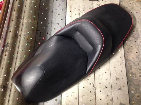 マジェスティC 限定車シート