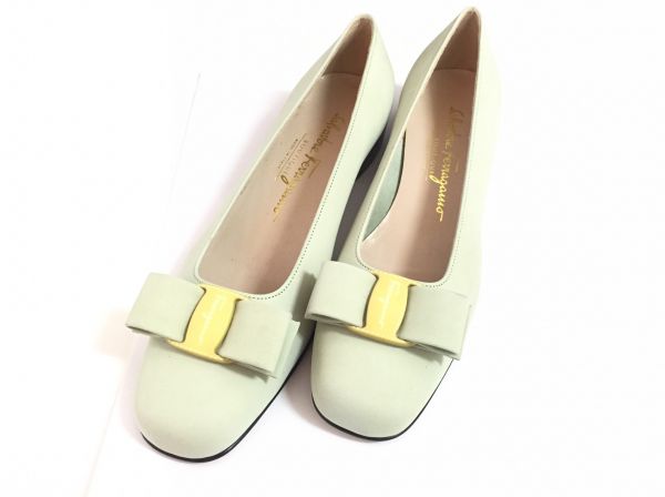 フェラガモ パンプス グリーン×イエロー ヴァラ スエード☆fah