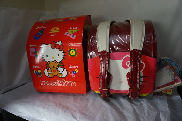 【新品】送料無料 ハローキティ ランドセル 赤 女の子 おまけ付