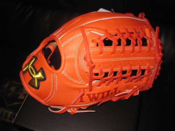 アンダーアーマー　軟式　QBB00253 ROR 定価34560円　新品