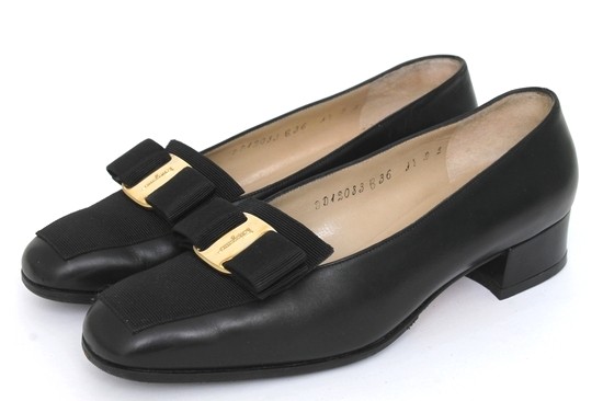 フェラガモ FERRAGAMO ヴァラ リボン レザー パンプス 黒 4 1/2