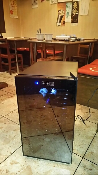 コンポジット ハーフミラー ワインセラー a04881 18本 48L 2020年製 
