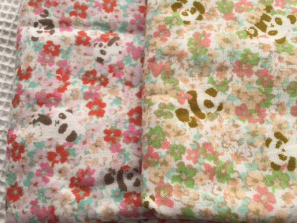 Wガーゼ　花柄パンダ　ピンクとグリーン　はぎれ_1