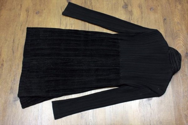 イッセイミヤケ　プリーツコート　黒　M