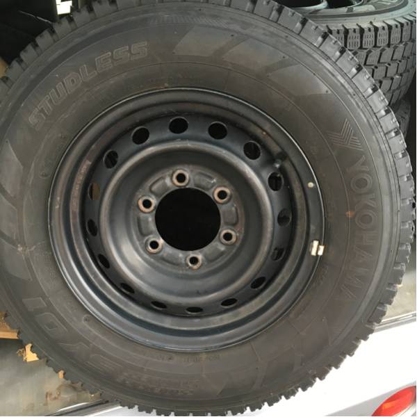 200ハイエース中古スタッドレス4本195/80R15横浜SY01，09年 15インチ