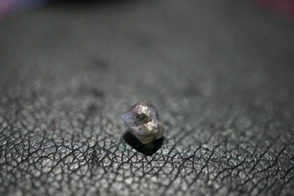 0.50ct希少！綺麗！コレクター向けダイヤモンド原石