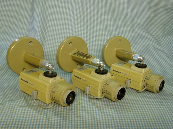 ☆脚付き！Panasonic WV-CP140V-1×3台セット！☆