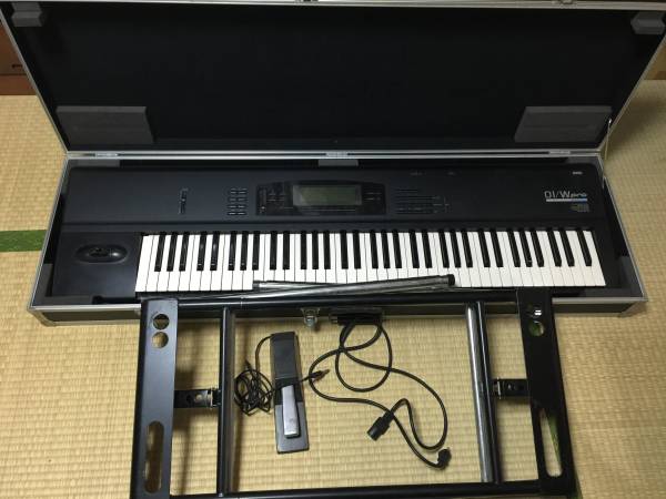KORG 01/W pro シンセサイザー 76鍵 動作品 ケース スタンド付属 KORG