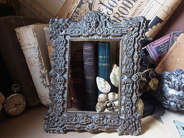 （仏）アンティーク　装飾メタルフレーム　ディスプレイ