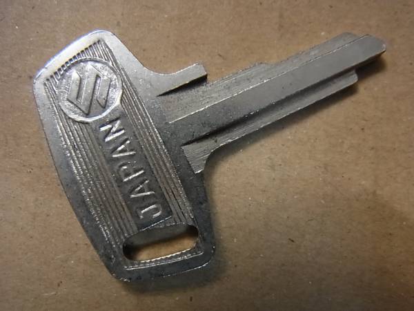 スズキ　車種不明　ブランクキー　２１