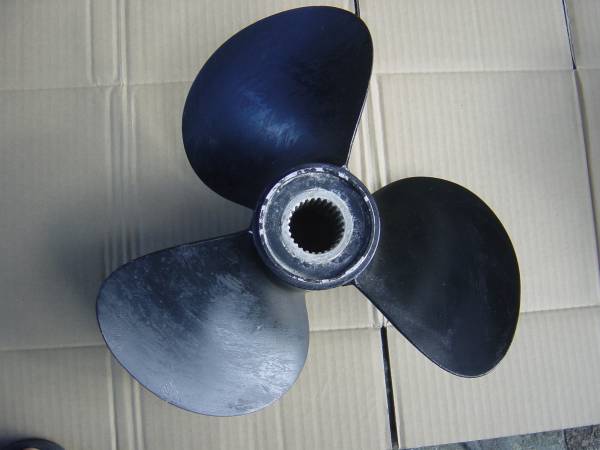 ボルボ290ＤＰ用プロペラ前後セット_2