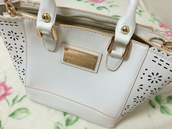 JILL STUART ショルダーバッグ ホワイト フラワーパンチング