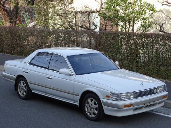 車 希少 c33 ローレル 後期グリル純正 きれいめ 旧車 日産