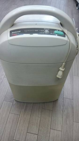 ナショナル除湿機98年製:CD-B56M-W:動作品ランドリー乾燥(除湿器