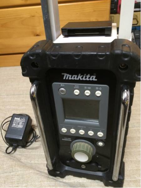 マキタラジオMR100 中古品