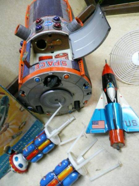 Space NASA Playset Station Shuttle SPACE ブリキ 宇宙ステーション