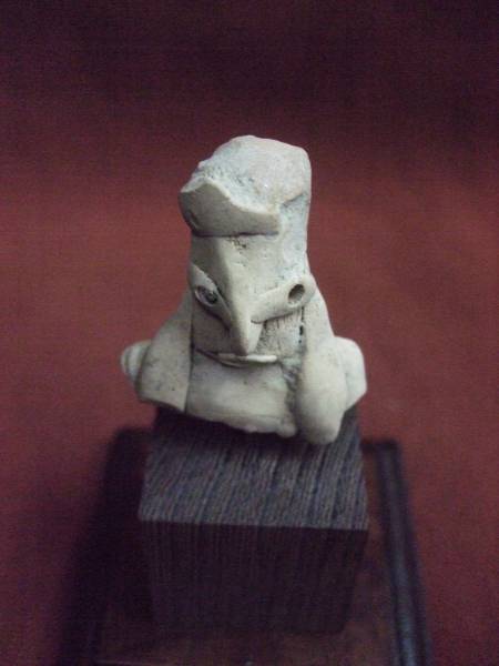 古墳　ガンダーラ　髪飾りのあるインダス土偶