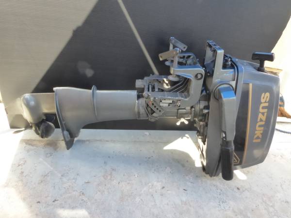 SUZUKI/スズキ　中古小型船舶船外機　DT4　00402S　4馬力　