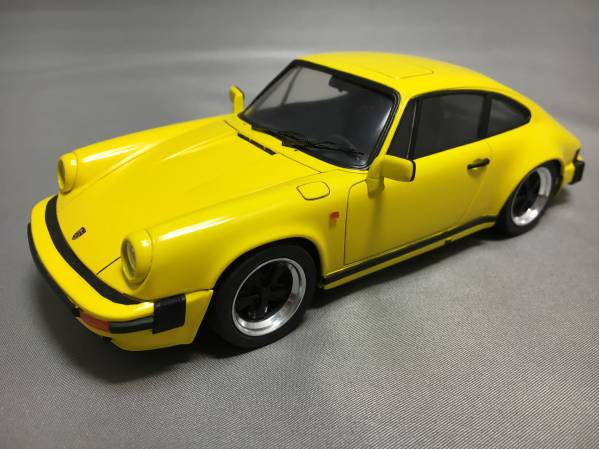 フジミ 1/24 ポルシェ 911 カレラ 完成品