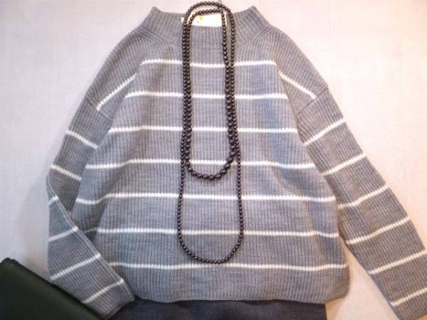 ■23区大きいサイズ44今季エアリーリブグレーボーダーニット■