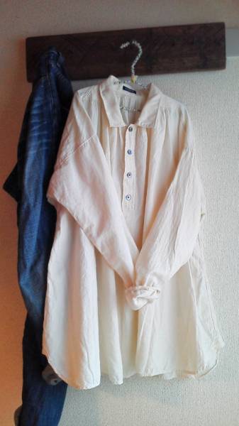 ＊ジャーナルスタンダード＊ゆったり生成り　PO シャツ　