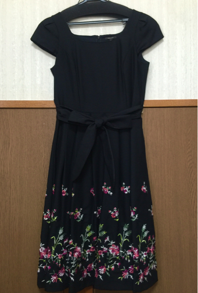 即決！TOCCAトッカ☆花柄刺繍ブラックワンピース☆サイズ36