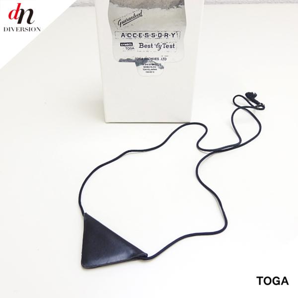 TOGA トーガ トライアングル ネックレス ペンダント レザー 黒