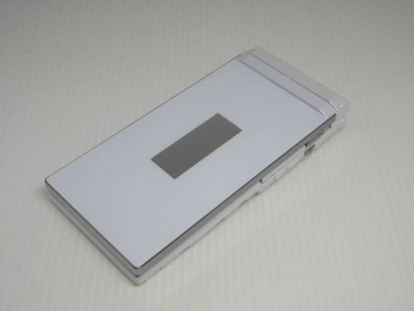 [N-069] 新品 docomo F-01C ホワイト