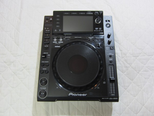 PIONEER CDJ-2000 1台目