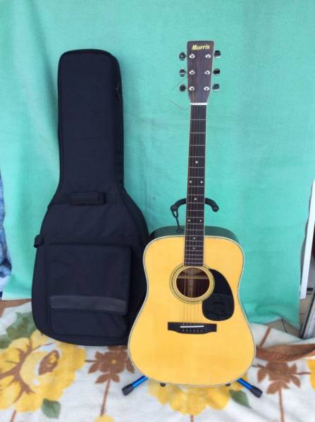 Morris W-25 アコースティックギター 本体 ケース・スタンド付 Morris