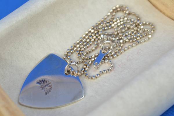 V-CB138 東京事変 ピック型 ネックレス 白 シルバー 椎名林檎