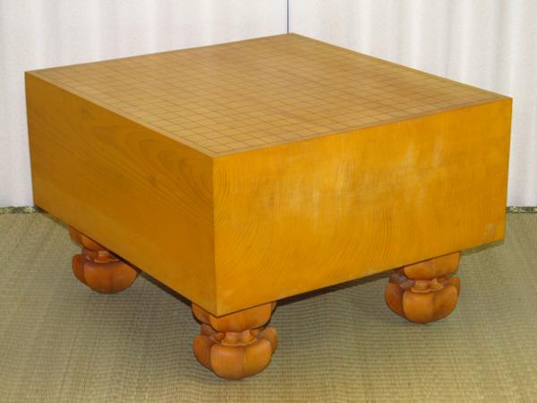 ▲日本産本榧天地柾目六寸碁盤▲盤覆（囲碁）