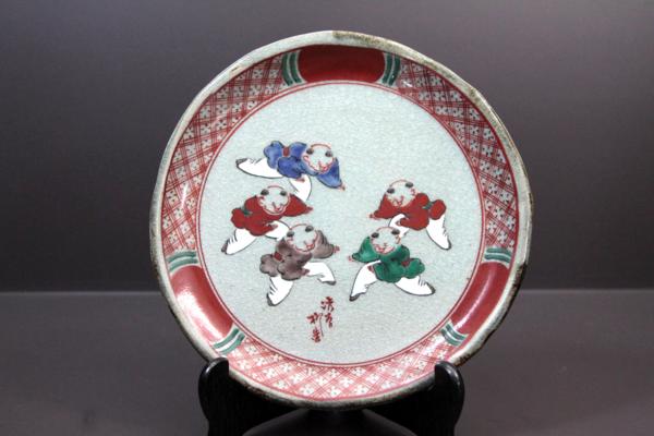 ★★★　渋草焼　柳造　唐子図　飾り皿　皿立て付　★★★