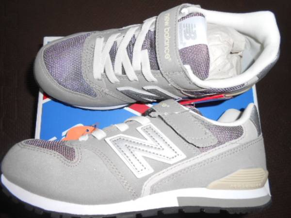 切手可★NBニューバラ★新品21cmグレーのスニーカーKV996CGY