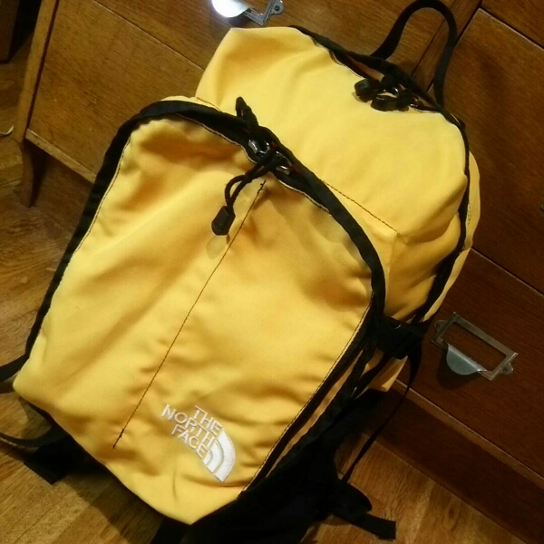 NORTH FACE リュック　バックパック 黄／黒 W33×H45×D22cm