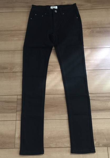 未使用　アクネ　SKIN 5 DEEP スキニーパンツ