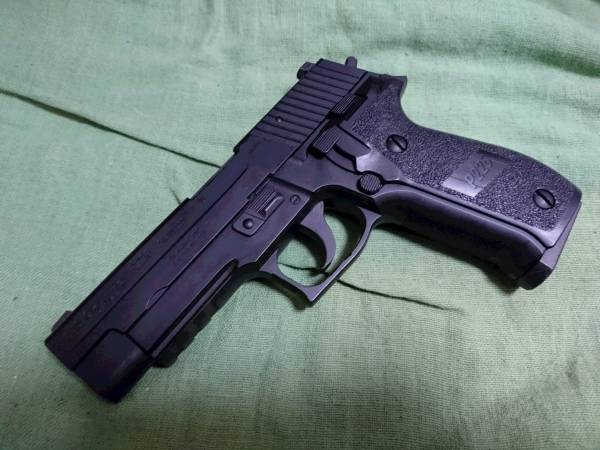 東京マルイ SIG P226 ガスブローバック 東京マルイ SIG SAUER P226