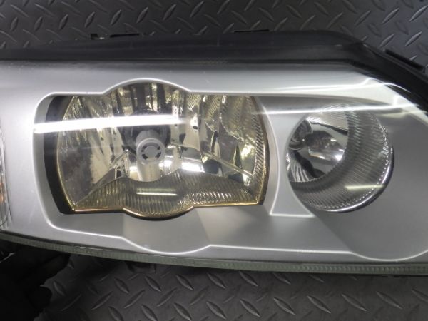 良品ボルボ V60⁄S60 FB⁄FD 純正HIDヘッドライト 右 31420111 （Z21-63）
