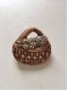 小菅幸子さん 陶器ブローチ 花かご