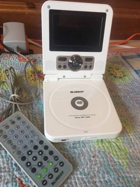 ☆USED美品☆　BLUEDOT　ポータブルDVDプレイヤー
